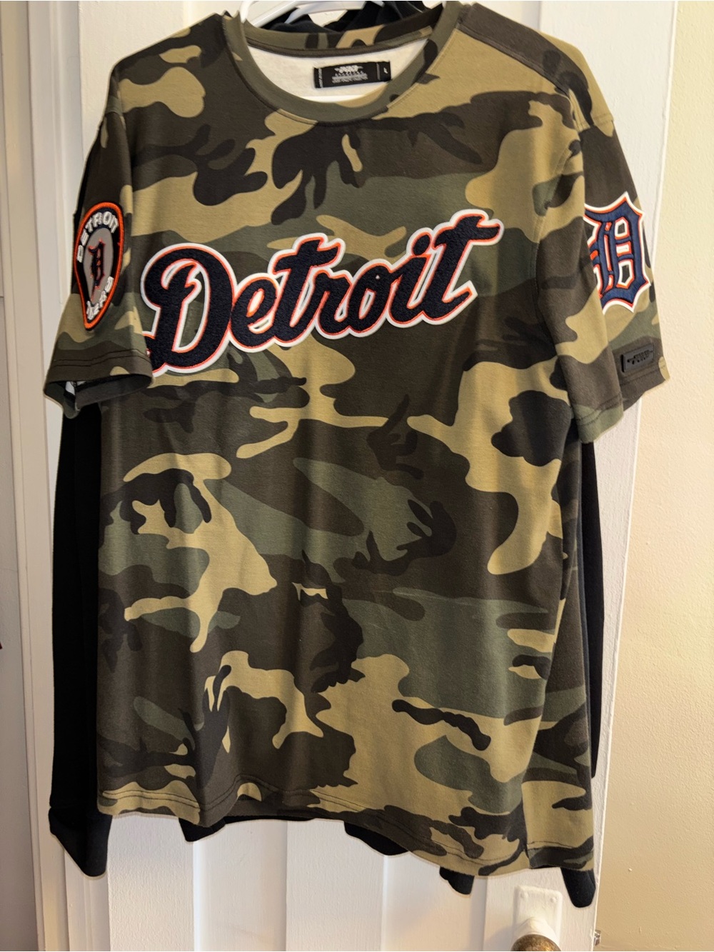 Detroit Camo Short Sleeve Men's Shirt